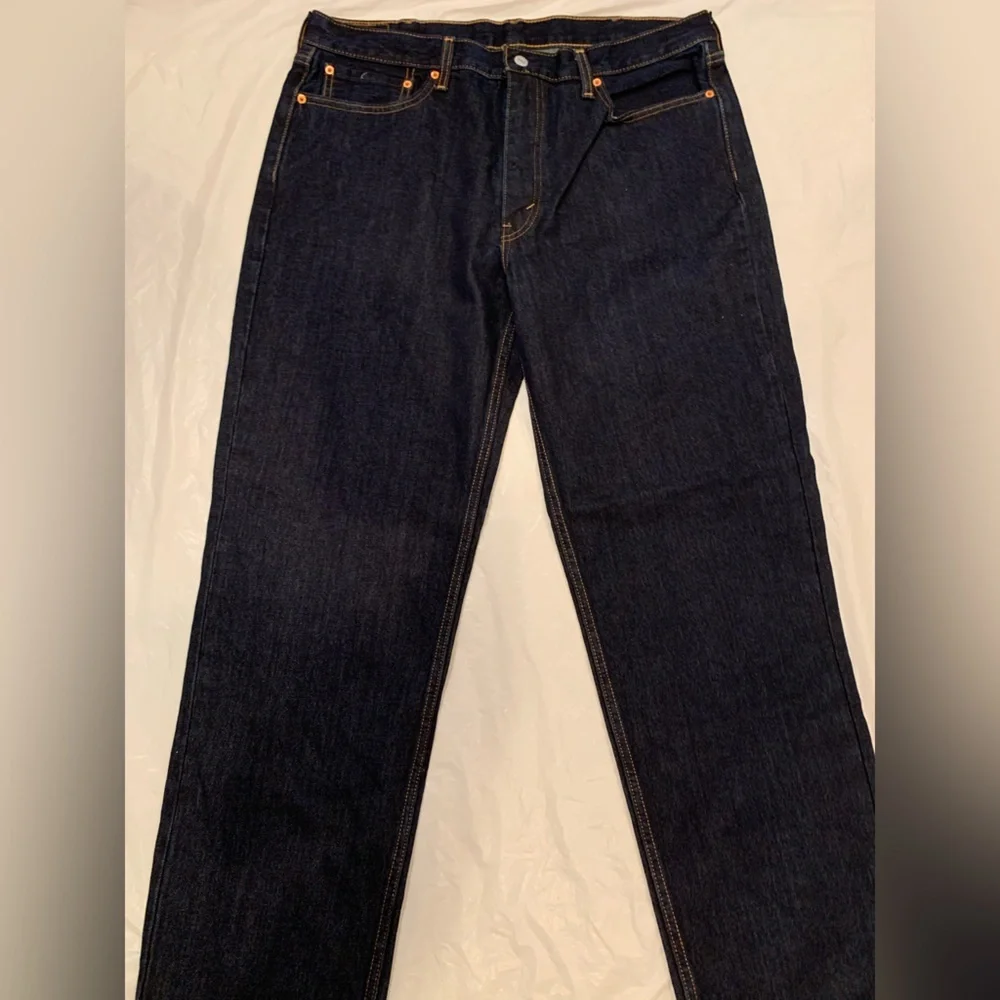 Levi’s 550 Relaxed Fit Dark Wash Men’s Jeans 38x32
